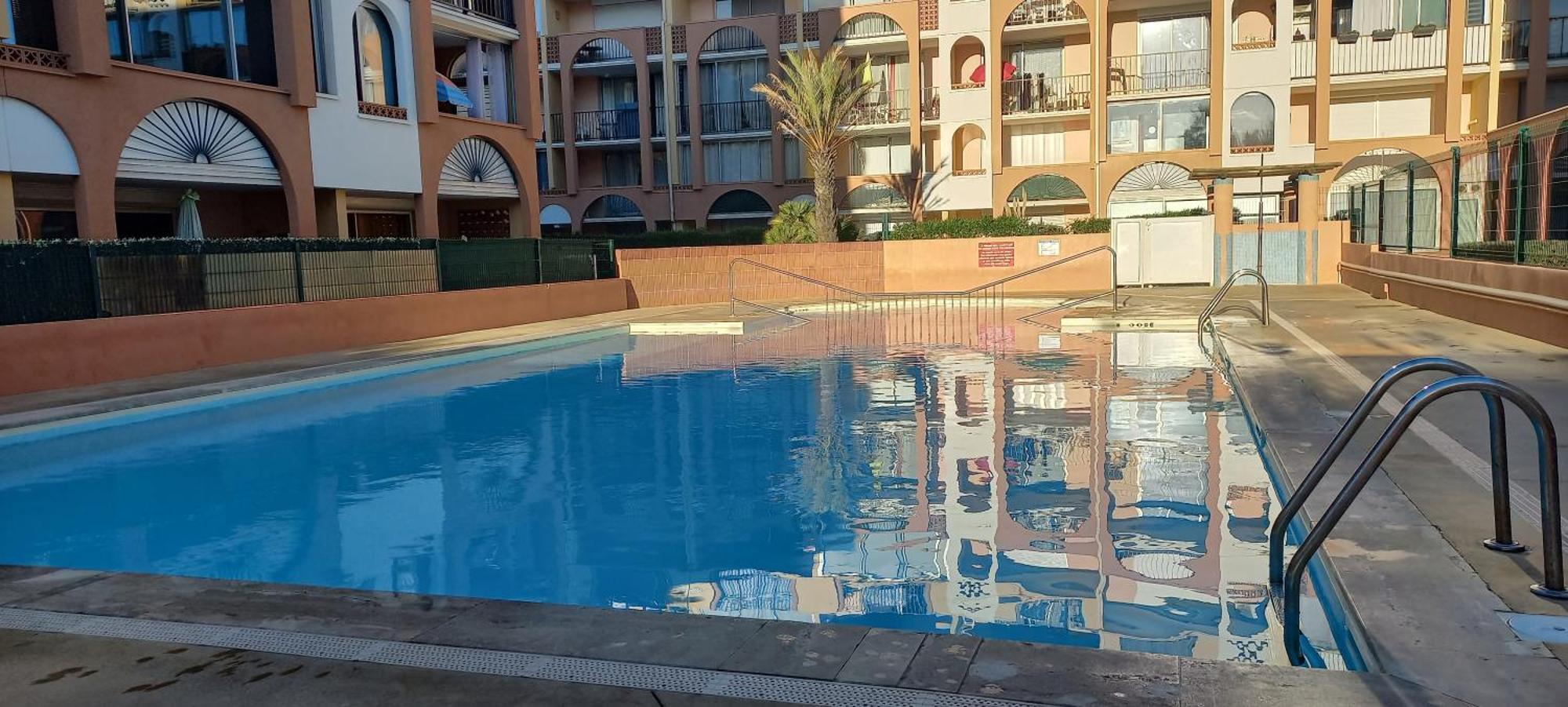 Appartement Situe Au Cap D'Agde Proche Plage Exterior photo